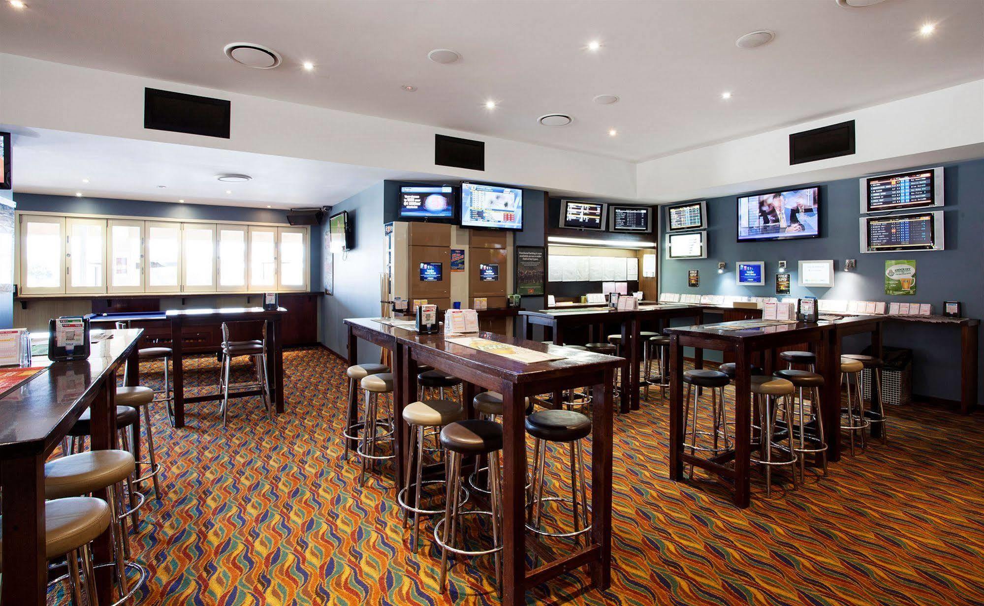 Nightcap At Waterfront Hotel Maroochydore Exterior foto